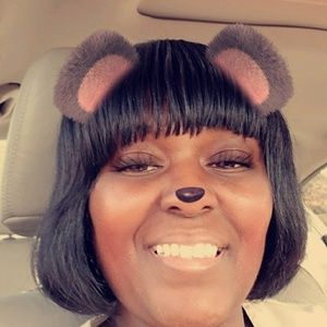 Meet your Posher, Latosha